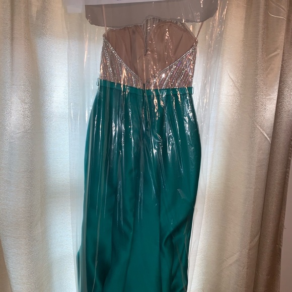 prom/party dress - Picture 2 of 3